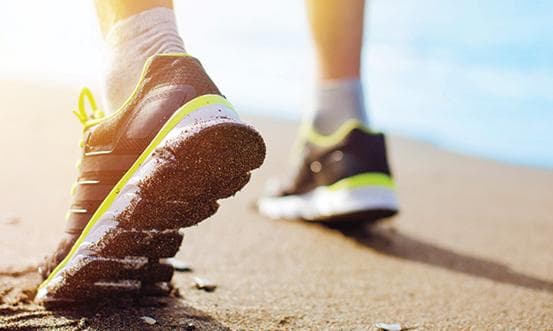 Consultation de podologie du sport à Suresnes avec un athlète